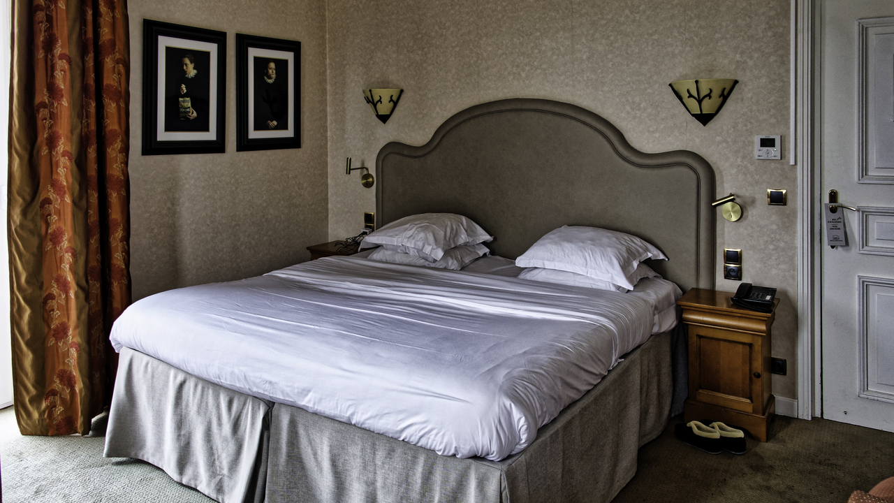 20250825-130420•Chateau Hotel•Challes-les-Eaux•Auvergne-Rhone-Alpes•France